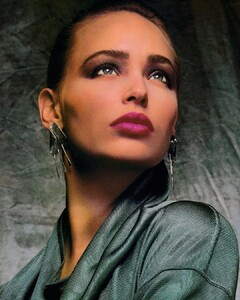 138692565_VOGUEUK1986byalbertwatson01.thumb.jpg.4145b46c0f0340a256c5cca265cb202c.jpg
