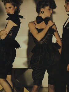 1387000461_VOGUEUSFeb198102.thumb.jpg.a4caa08b0a35975a97d86782368e4e3e.jpg