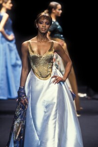 1395232496_ChristianDior1994HauteCouture178.thumb.jpg.eef20ee4af97df34d9e2450f7662391d.jpg