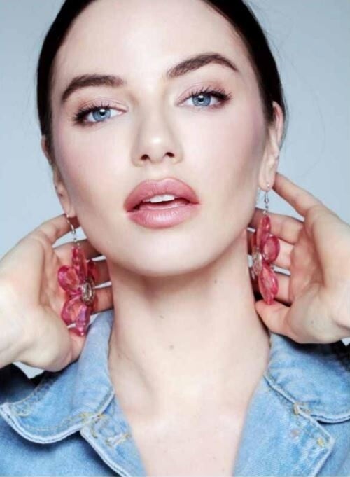 https://www.bellazon.com/main/uploads/monthly_2020_08/1432424353_AnnieMorrissey-provocsociety7.JPG.dc8713fe76aa210acbab3235d8bffdbf.JPG