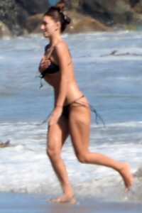 camila-morrone-wears-a-black-bikini-while-enjoying-a-beach-with-her-mother-lucila-solá-in-malibu-california-090820_9.jpg