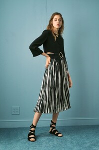 15-derek-lam-pre-spring-2018.thumb.jpg.ca38940ebeef8ae3ae0e563ca75abd97.jpg
