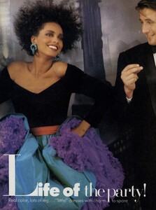 1560975206_VOGUEUSSept198703.thumb.jpg.94b671e5e184f75a947323806399d82f.jpg