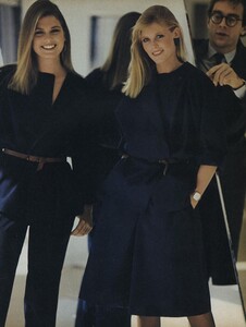 1661059697_VOGUEUSFeb198103.thumb.jpg.f24e8e0acfe2968659c08ae80ec99c8b.jpg