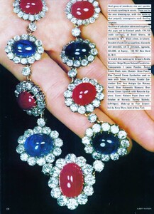 1701431748_UKVogueOctober1982GemSessionPuttingOntheRitzPiecesAlbertWatson.thumb.jpg.2aebf9a14bce128248bf0df79f6ceb56.jpg