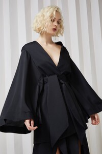 1709_KS_DEEPER_CAPE_BLACK_BOTH_4050-1.jpg