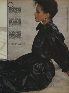 1724708638_VOGUEUSFeb198102.thumb.jpg.e804223dd14330eaf6a25f336412f096.jpg