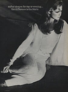 1764309129_VOGUEUSFeb198103.thumb.jpg.81835541529232b123e6275177272b04.jpg