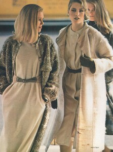 1786122816_VOGUEUSSept197905.thumb.jpg.3c43de2858c36e387e326613027001b6.jpg