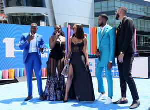 Parker+McKenna+Posey+BET+Awards+2019+Pre+Show+mttslHA_3oIl.jpg