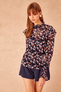 30190728-2_charmed_ls_top_414-navy_versailles_30190752_mindful_short_410-midnight_g_2024.jpg