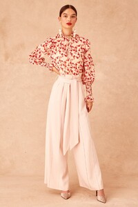 30190728-2_charmed_ls_top_832-butter_versailles_30190726_mindful_pant_682-mink_g_1388.jpg