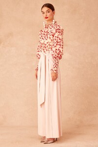 30190728-2_charmed_ls_top_832-butter_versailles_30190726_mindful_pant_682-mink_g_1400.jpg