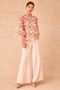 30190728-2_charmed_ls_top_832-butter_versailles_30190726_mindful_pant_682-mink_g_1417.jpg