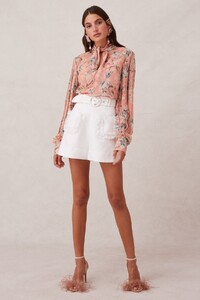 30190824_2_unravel_ls_top_635_peony_lily_30190825_runaway_short_101_porcelain_sh_0975_1.jpg