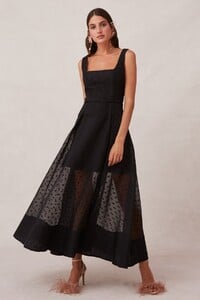 30190840_chime_gown_002_black_g_2059.jpg