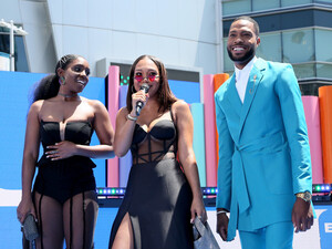 Parker+McKenna+Posey+BET+Awards+2019+Pre+Show+YhHcIRSOjOHl.jpg