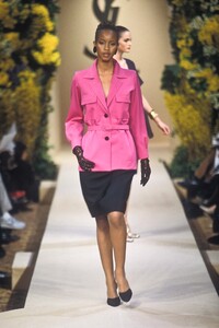 356990193_YvesSaintLaurent2000HauteCouture6.thumb.jpg.e4fd14abf3a243638001f6803139006f.jpg