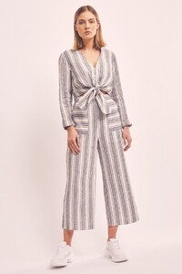 40190328_5_guide_stripe_pant_413_navy_w_ivory_40190369_5_guide_stripe_top_413_navy_w_ivory_sh_45403-edit_copy.jpg