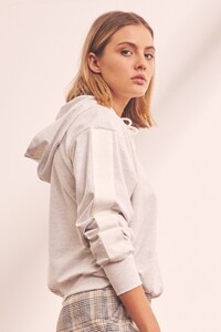40190333_retreat_hoodie_051_light_grey_marle_g_42802-edit-edit_copy.jpg