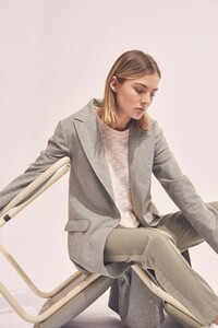 40190356_embark_ls_top__832_oatmeal_40190344_intercity_pant_285_sage_sh1_46185_1.jpg