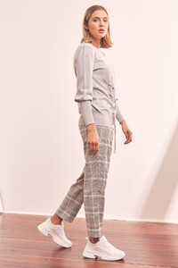 40190363_passage_knit_052_grey_marle_1-125s_43941-edit_copy.jpg