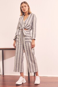 40190369_5_guide_stripe_top_413_navy_w_ivory40190328_5_guide_stripe_pant_413_navy_w_ivory_g_43659_-edit.jpg