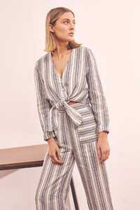 40190369_5_guide_stripe_top_413_navy_w_ivory40190328_5_guide_stripe_pant_413_navy_w_ivory_g_43663_copy.jpg