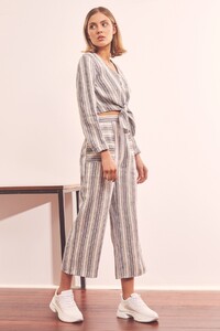 40190369_5_guide_stripe_top_413_navy_w_ivory40190328_5_guide_stripe_pant_413_navy_w_ivory_g_43668-edit_copy.jpg