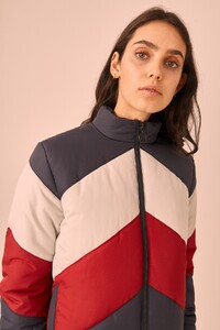 40190446_whistler_jacket_410_navy_w_berry_sh_2036.jpg