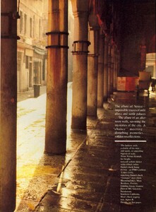 44417488_USVogueOctober1983InVenice...DressingWeatherOrNotDeborahTurbeville7.thumb.jpg.56260d0159fb7cf3aa69aa1ae120b3f9.jpg