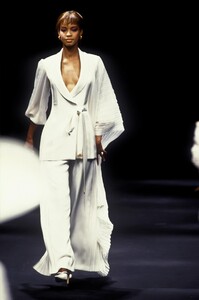 452218241_ChristianDior1994HauteCouture19.thumb.jpg.f2479fc05b6f094a23e92d39ca5e4947.jpg