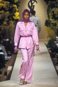 523858276_YvesSaintLaurent2000HauteCouture1.thumb.jpg.ca7e48a54af034220695d24e62f4dfab.jpg