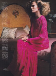 531949566_VOGUEUSNov198401.thumb.jpg.03a0a4c26dc3446fbdc3b2c547d25135.jpg