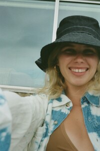 57425324_001_b.jpg