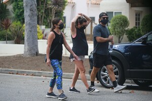        lea170820BZN image111.jpg