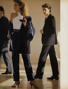 682493154_VOGUEUSMar198106.thumb.jpg.87754eab042089be42bc56af01794354.jpg