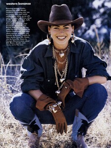 794127007_VOGUEUSFeb199207.thumb.jpg.94242640c2b0746e714d73306452e4be.jpg
