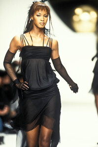 9660635_Chanel1994HauteCouture135.thumb.jpg.8ecc5c29d4cf0b107213a9135b78e83e.jpg