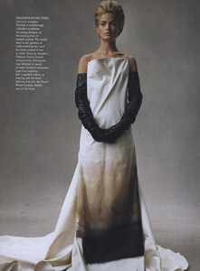 Absolute_Couture_Meisel_US_Vogue_October_1998_06.thumb.jpg.4c77a5687e1a8a55615b19cda6c027d9.jpg