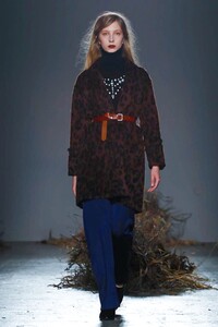 Au-jour-le-jour-RTW-FW17-Milan-3582-1488126655.thumb.jpg.bdd06043c4cbf533b73afa060780a796.jpg