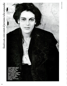 Barbieri_Vogue_Italia_November_1985_07.thumb.png.2e0df3f7f56d14851fcaf800a05bfe2b.png