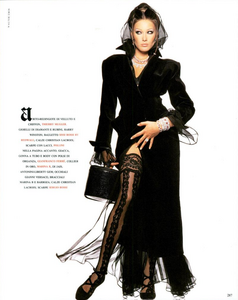 Black_Lady_Chin_Vogue_Italia_September_1992_06.thumb.png.8a60390ed69f738b182ad3405de54501.png