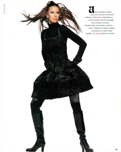 Black_Lady_Chin_Vogue_Italia_September_1992_08.thumb.png.aaccd91cd523632fa25185b66c69d1ad.png