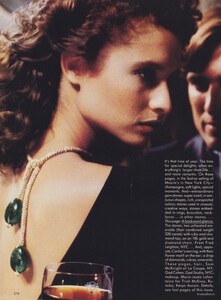 Blanch_US_Vogue_December_1986_01.thumb.jpg.7260d3e2ffabc006cd55269deb6a7d0c.jpg