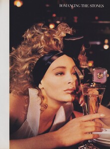 Blanch_US_Vogue_December_1986_04.thumb.jpg.2059743b1859c974ce13e33d3cbca853.jpg