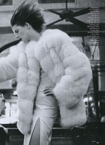 Cafe_Meisel_US_Vogue_October_1997_02.thumb.jpg.e330827774c9eab9e55f8519eb3a8e8b.jpg
