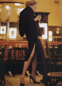 Cafe_Meisel_US_Vogue_October_1997_08.thumb.jpg.6a74debe81c4d38beaf41edab0de598a.jpg