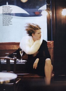 Cafe_Meisel_US_Vogue_October_1997_11.thumb.jpg.ef6655846c92ae6a646b7745ed45bddc.jpg