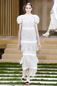 Chanel-Spring-Summer-2016-Paris-4866-1453804756.thumb.jpg.94e34207b5716101871907b8c681f20a.jpg